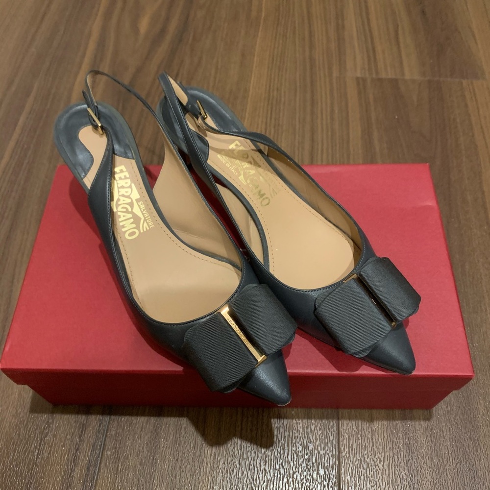 Salvatore Ferragamo Mimmi Leather Slingback Pumps - Picture 3 of 7